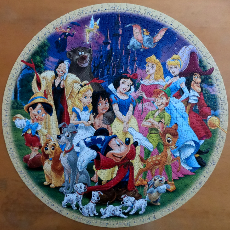 Ravensburger Disney round puzzle, Wonderful World of Disney 1